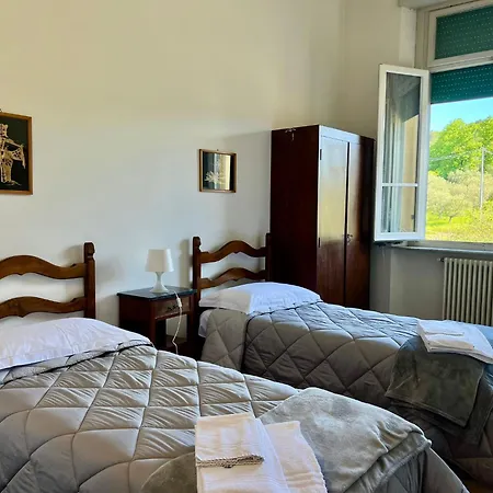 Hostel Casa Lux Mundi *